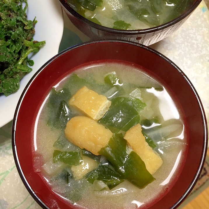 油揚げが出汁に！大根とわかめの☆味噌汁